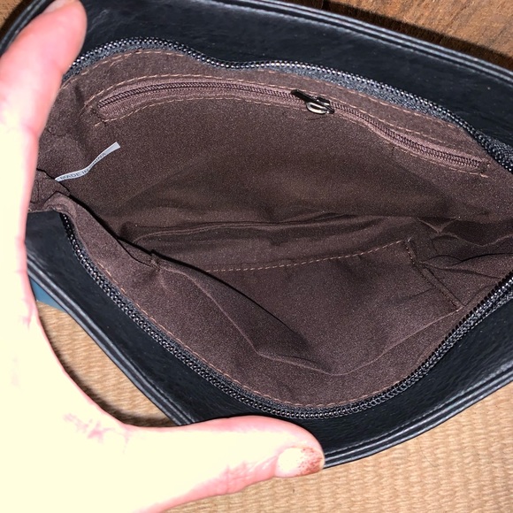 Jeweled crossbody purse with fringe. - Picture 3 of 3